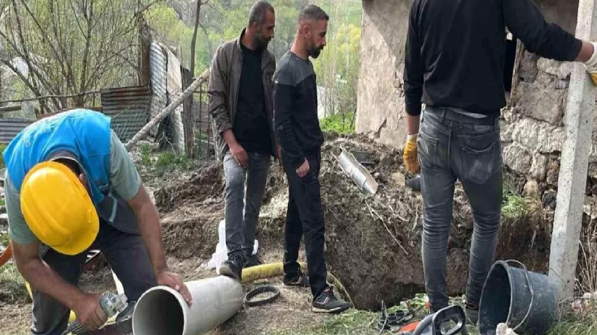 Hınıs ESKİ Çalışanları 1 Mayıs’ı İşe Devam Ederek Kutladı