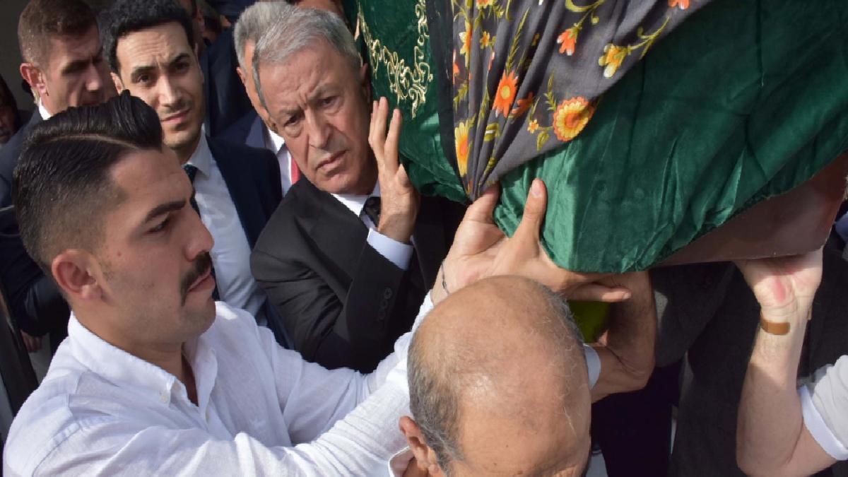 Hulusi Akar’ın acı günü: Kayınvalidesini kaybetti