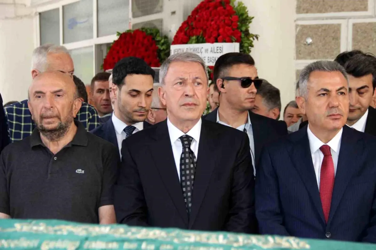 Hulusi Akar’ın Kayınvalidesi Defnedildi