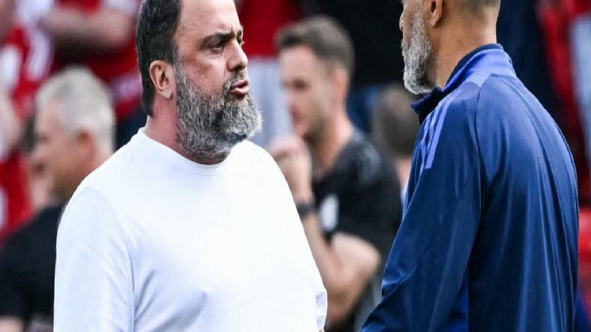 İngiltere Premier Ligi’nde şaşırtan olay: Lider alanda teknik yöneticiyle tartıştı