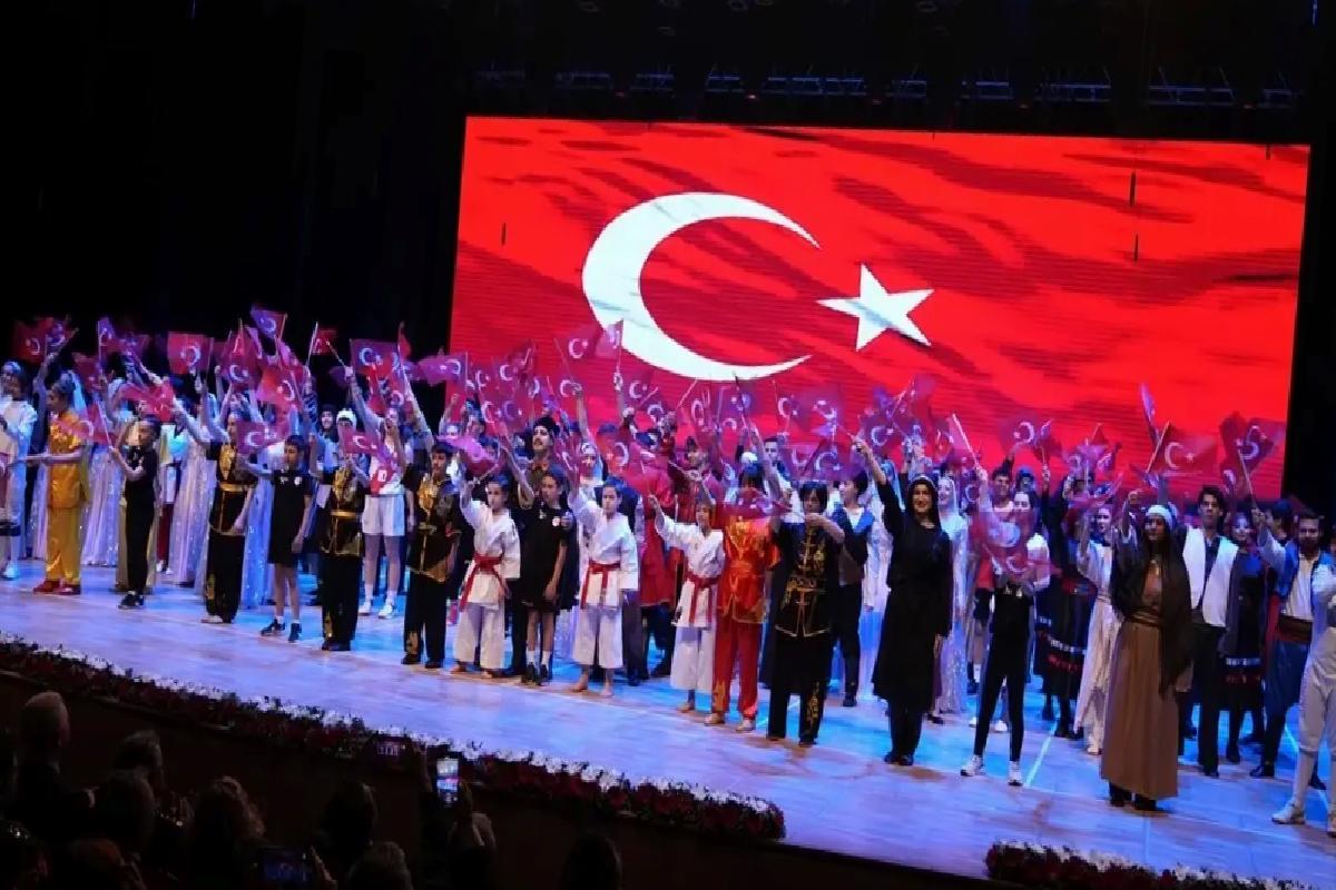 İstanbul’da 19 Mayıs Atatürk’ü Anma, Gençlik ve Spor Bayramı kutlanıyor
