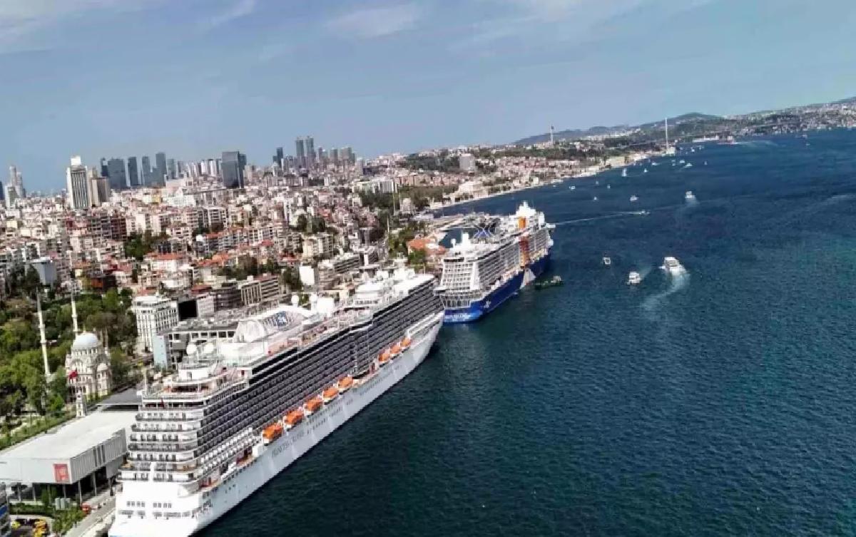İstanbul’da Dev Kruvaziyer Gemiler