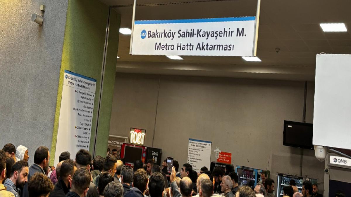 İstanbul’da metro arızası nedeniyle yoğunluk oluştu