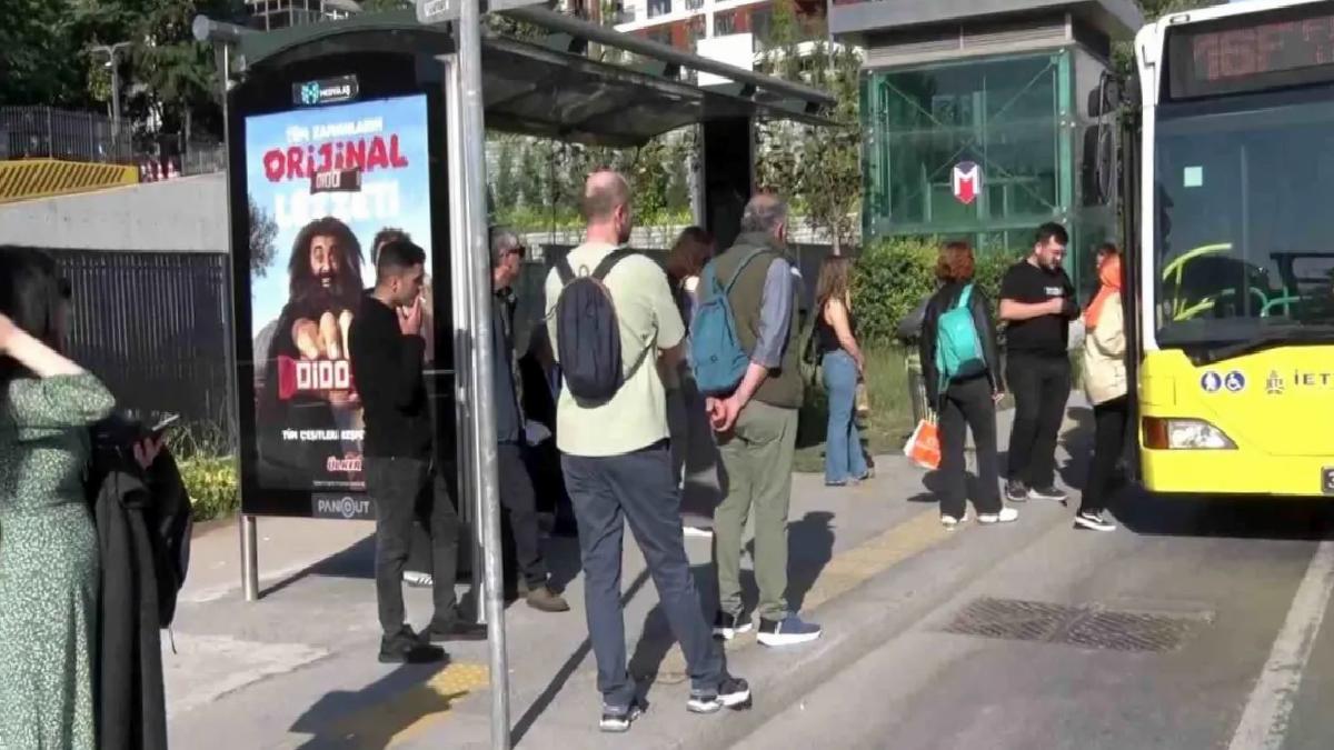 İstanbul’da Özel Halk Otobüsleri Kontak Kapatma Aksiyonu Gerçekleştirdi