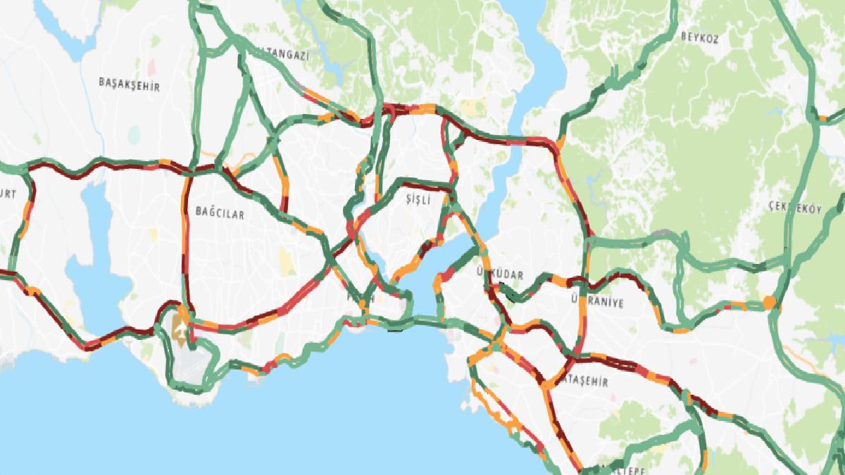 İstanbul’da yağış nedeniyle trafik yoğunluğu yüzde 74’e çıktı
