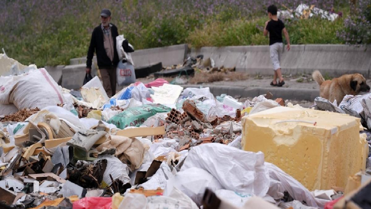 İzmir Buca’da atık ve çöp yığınları isyan ettirdi