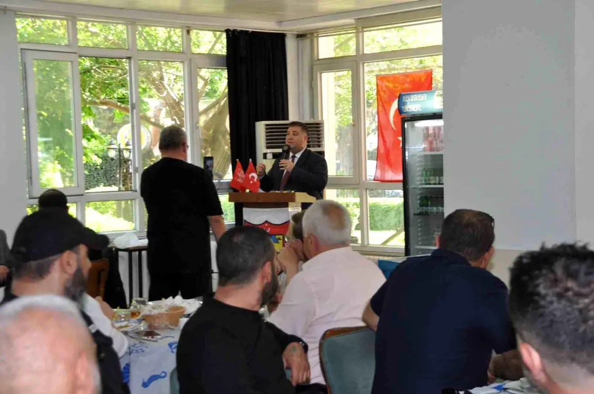 İzmir’de Taksicilerin Meselelerine Tahlil Toplantıları Devam Ediyor