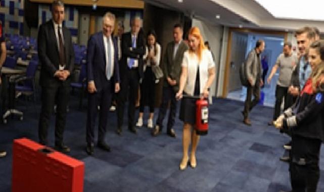 İzmir’de turizm işletmeleri afet güvenliği için toplandı