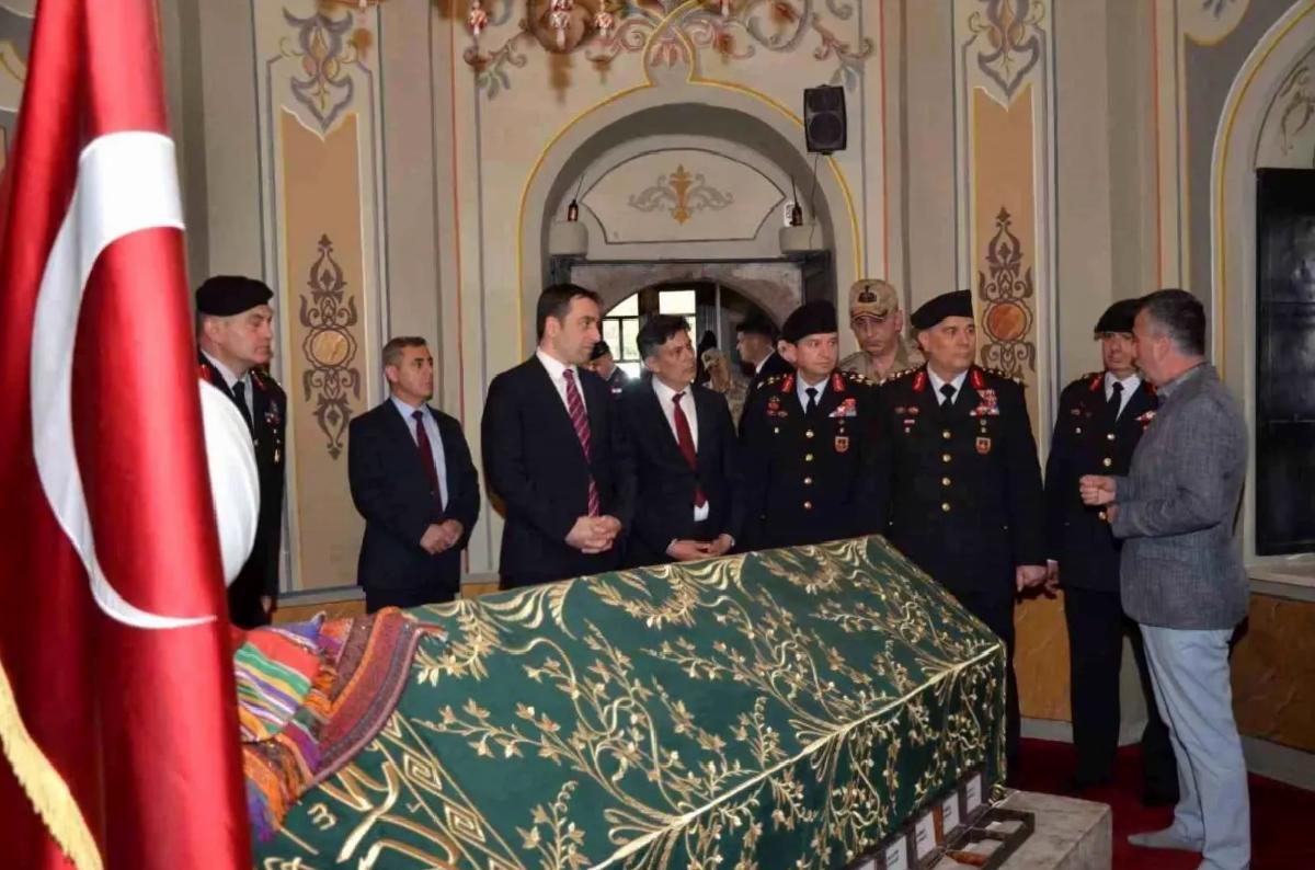Jandarma Genel Kumandanı Çardakçı, Bilecik’te Ertuğrul Gazi Türbesi’ni Ziyaret Etti