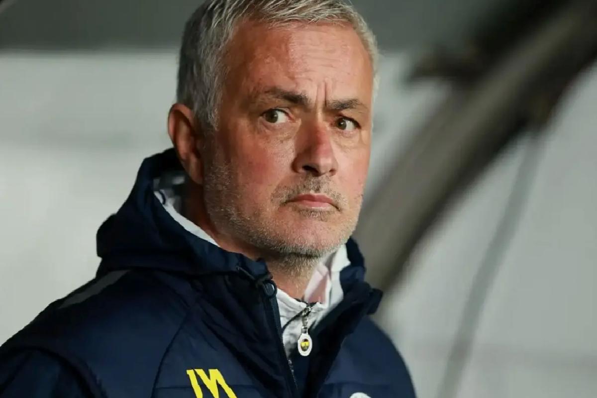 Jose Mourinho Roma Havalimanı’nda görüldü