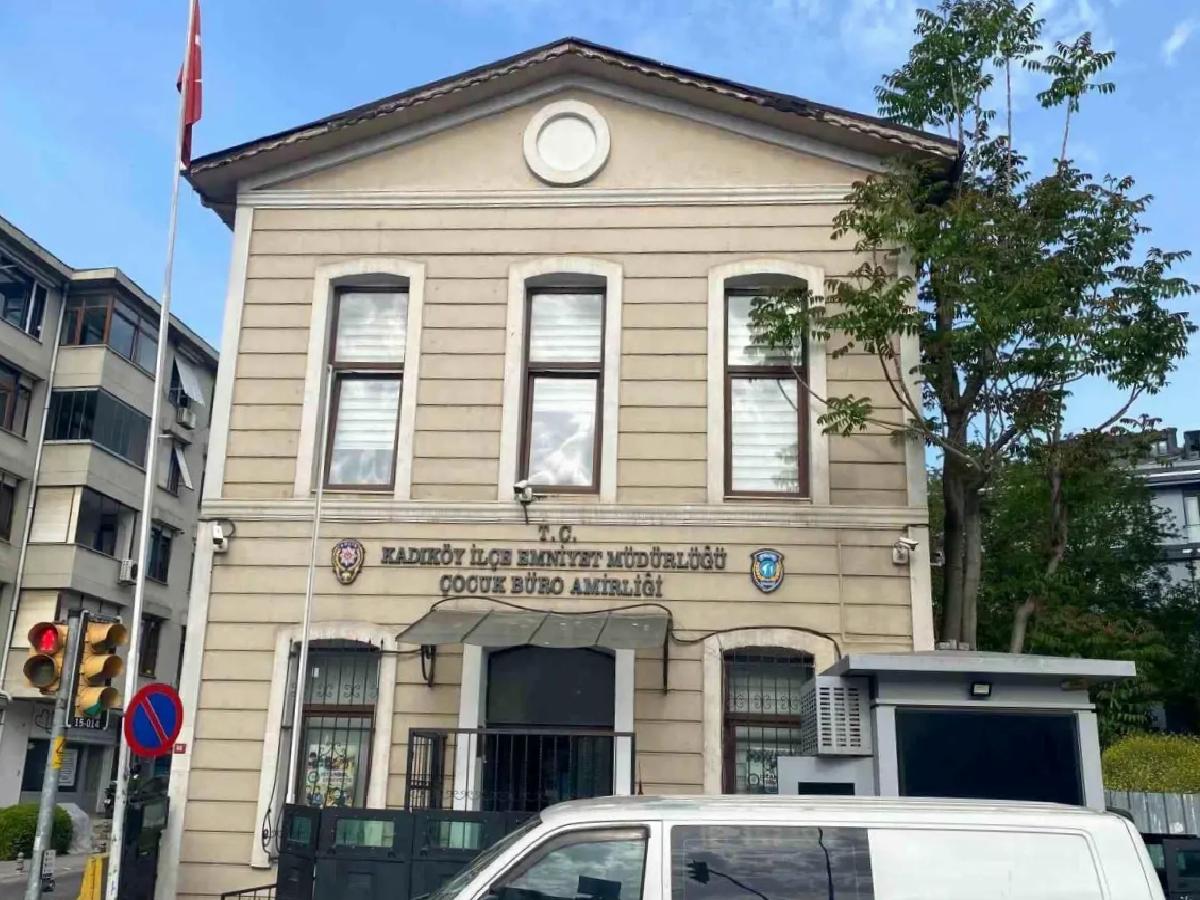 Kadıköy’de Bıçaklama Cinayetinde İki Kuşkulu Adliyeye Sevk Edildi