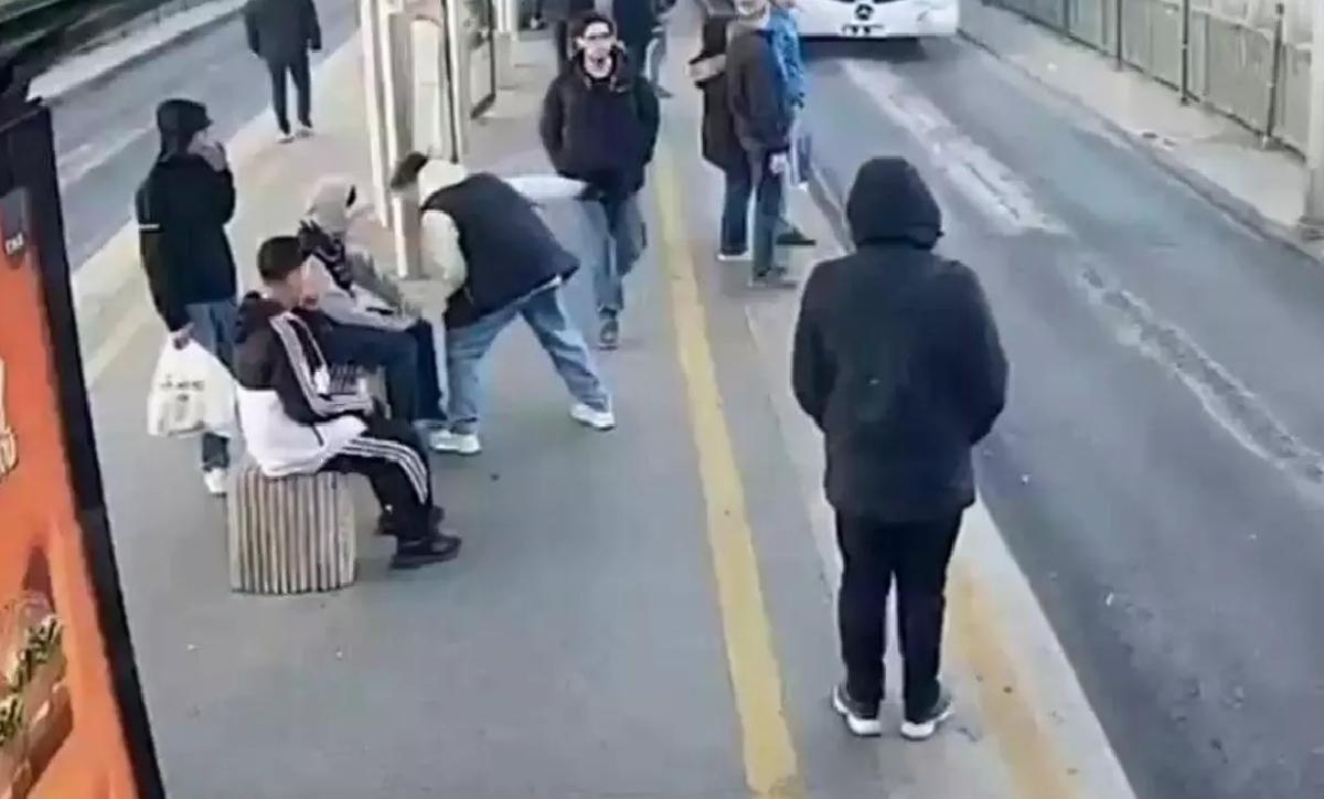 Kadıköy’de Bıçaklı Cinayet İmgeleri Ortaya Çıktı