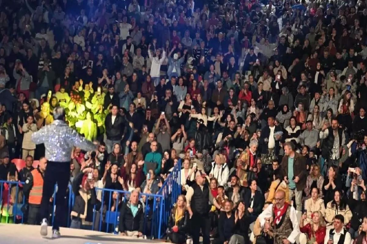 Kakava Şenliği’nde Tarık Mengüç Coşturdu
