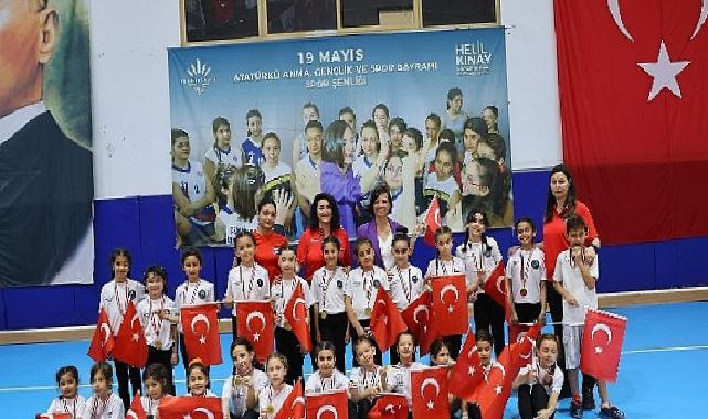 Karabağlar Belediyesi Spor Okulu Öğrencileri, 19 Mayıs Spor Şenliği’nde Buluştu