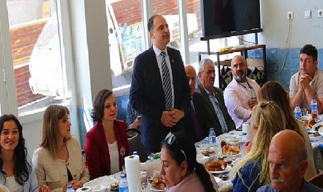 Karabağlarlı muhtarlardan Lider Kınay’a sürpriz kahvaltı
