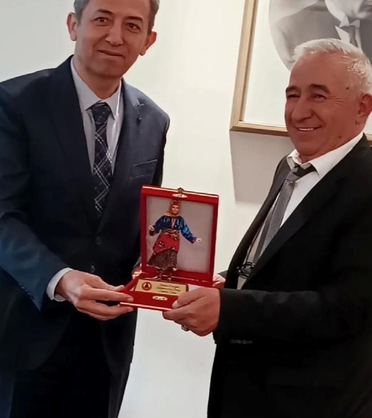 Karaşarlılar Derneği’nden Ali Arif Özzeybek’e Ziyaret