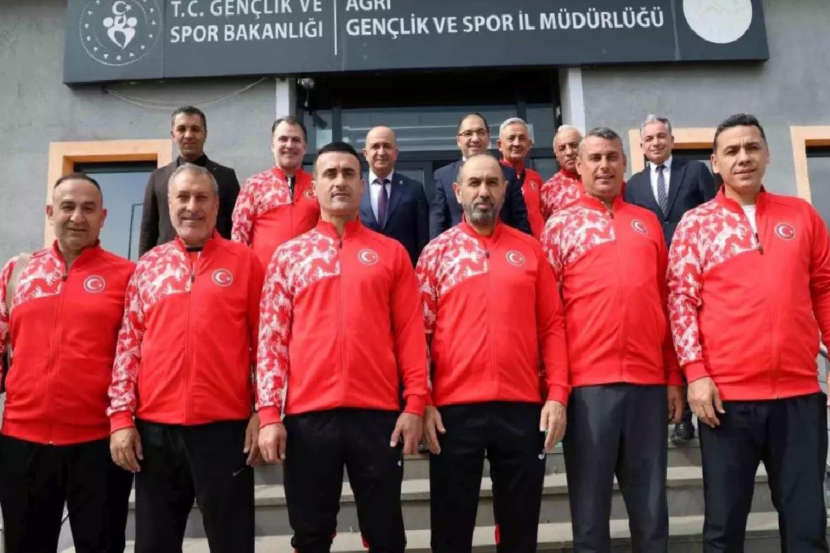 Karate Ulusal Ekibi’nden Çelebi’ye Ziyaret