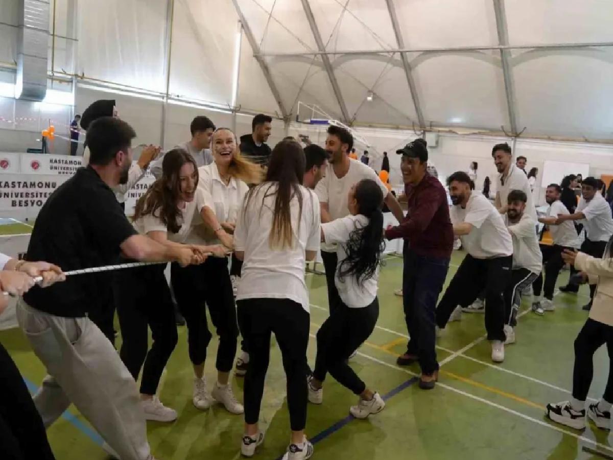 Kastamonu’da Manisiz Spor ve Dans Şenliği