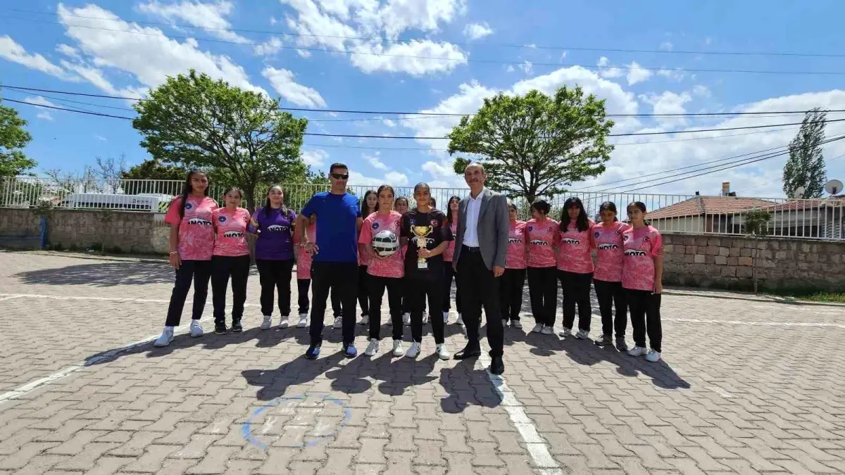 Kayseri Kız Futbol Ekibi’nin Başarısı