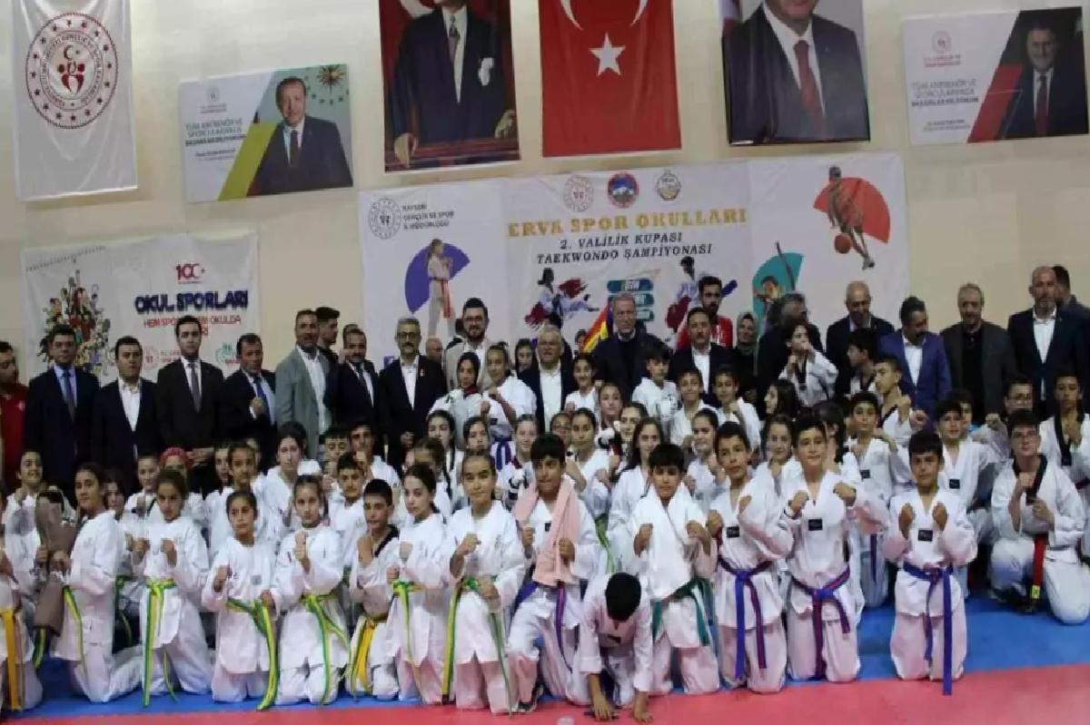 Kayseri’de ERVA Spor Okulları Taekwondo Şampiyonası