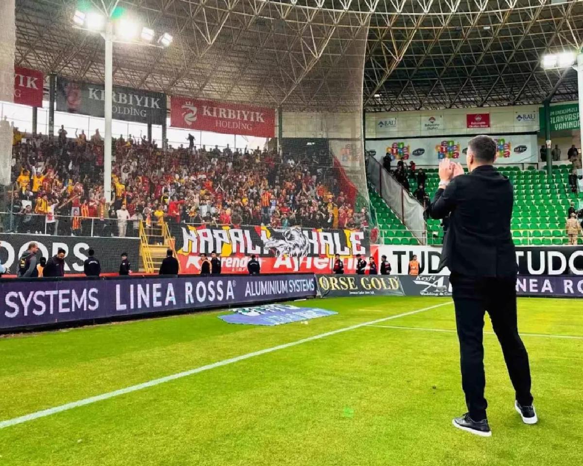 Kayserispor’dan Jakirovic ile Muvaffakiyet