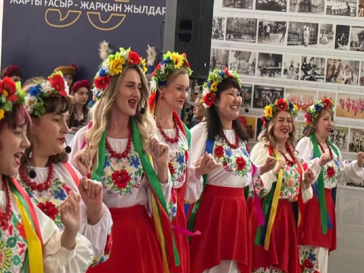 Kazakistan’da Halk Birliği Günü Kutlandı