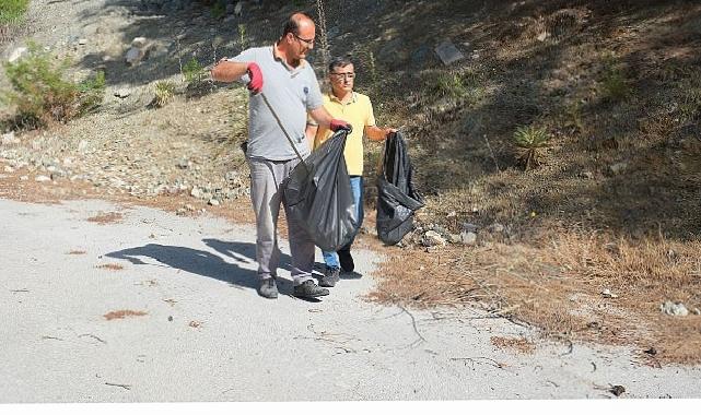 Kemer Belediyesi, yabancı asıllı bayanlarla paklık yaptı
