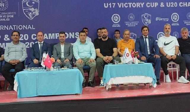 Kemer’de Memleketler arası Güreş Heyecanı