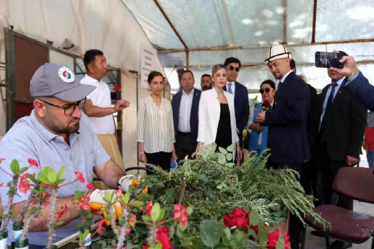 Kepez ve Kırgız Balıkçı kenti ortasında kardeşlik köprüsü kuruldu