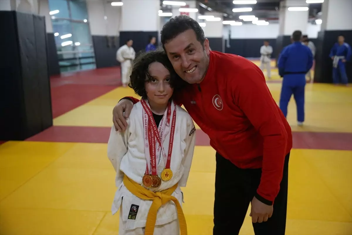 Kerem Gündoğdu Balkan Şampiyonası’nda Altın Madalya Peşinde