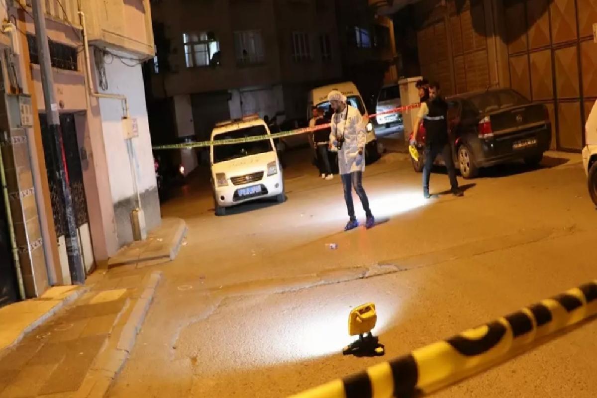 Kilis’te Araç Park Yeri Hengamesi: Baba ve Oğlu Yaralandı