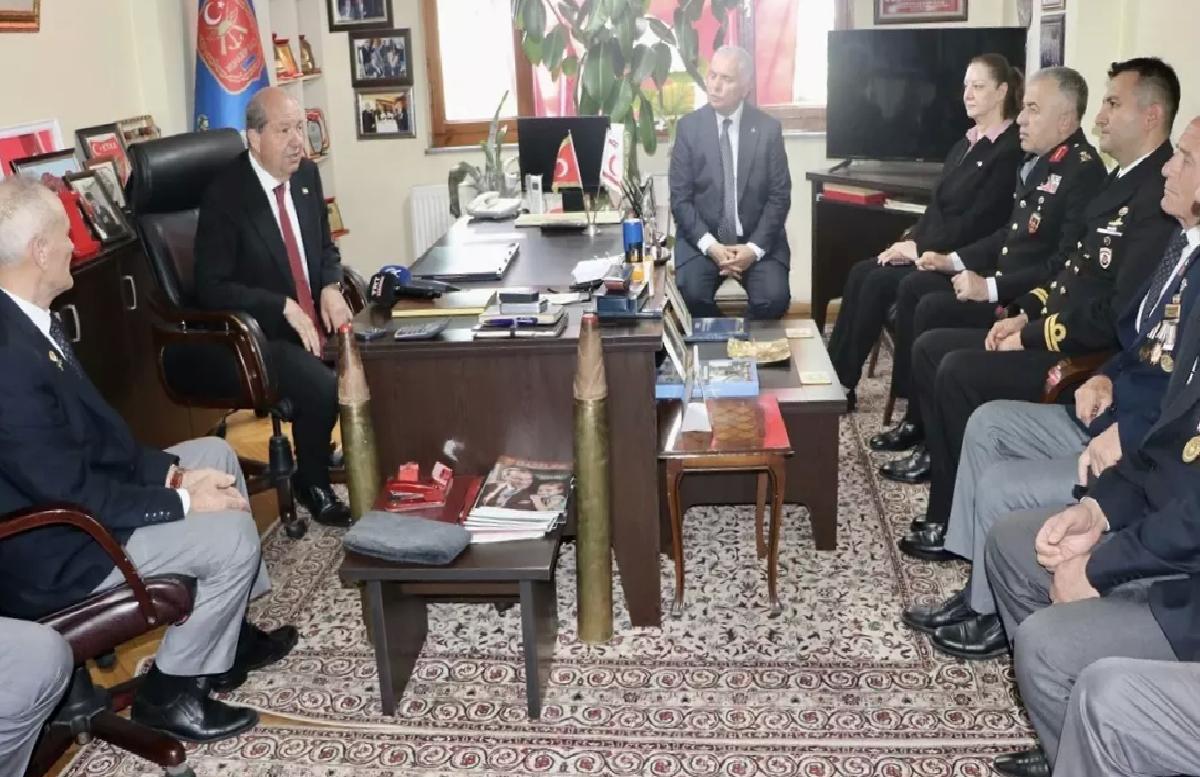 KKTC Cumhurbaşkanı Ersin Tatar, Trabzon’da Kıbrıs gazileriyle bir ortaya geldi Açıklaması