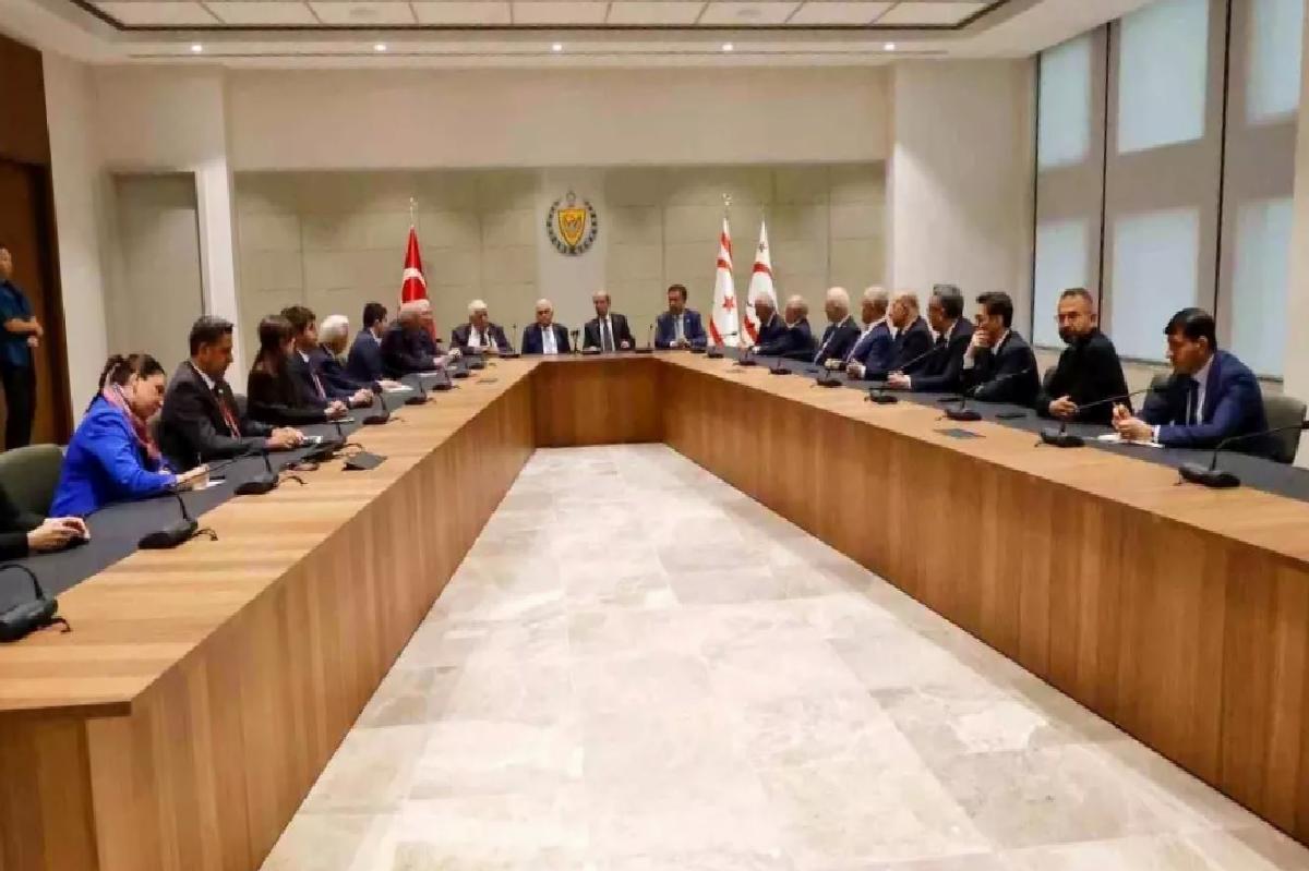 KKTC Cumhurbaşkanı Tatar, TDT Aksakallar Konseyi Başkanı Yıldırım ile görüştü