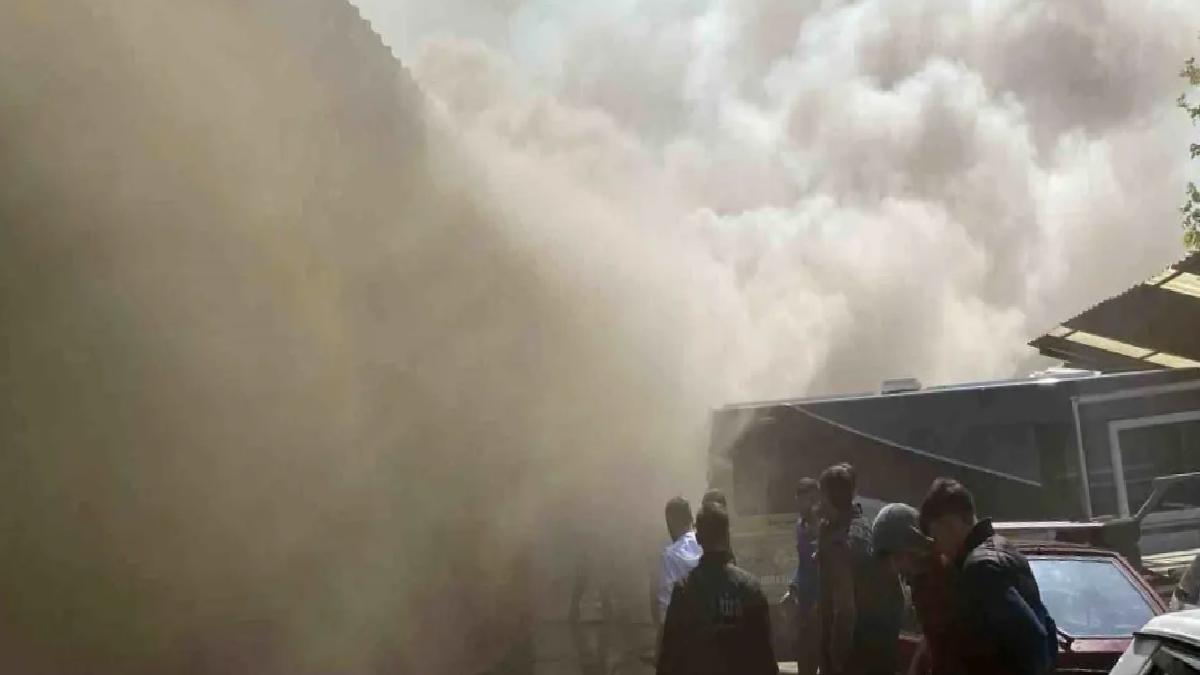 Kocaeli’de Oto Kilit Dükkanında Yangın