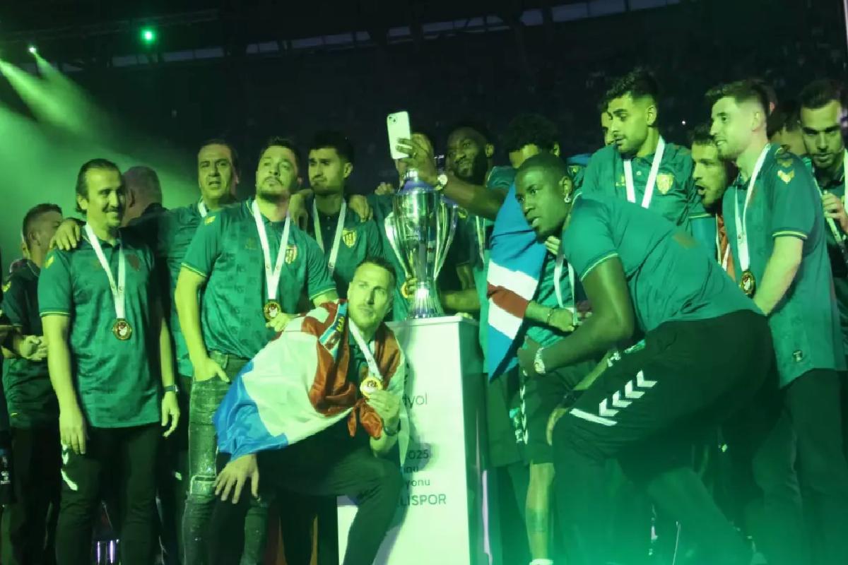 Kocaelispor Muhteşem Lig’e Yükseldi