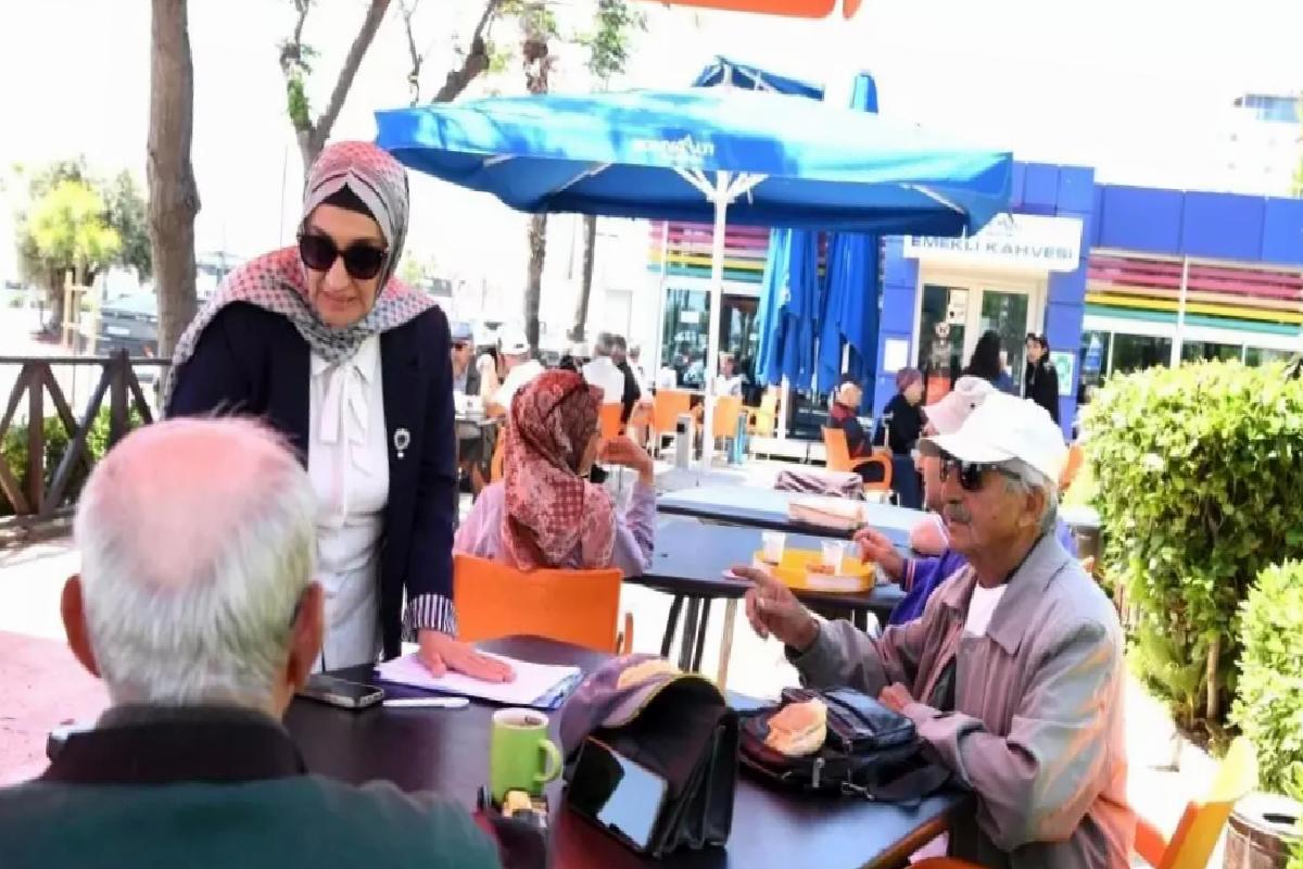 Konyaaltı Belediyesi’nden Emeklilere Özel ‘Emekli Kart’ Projesi