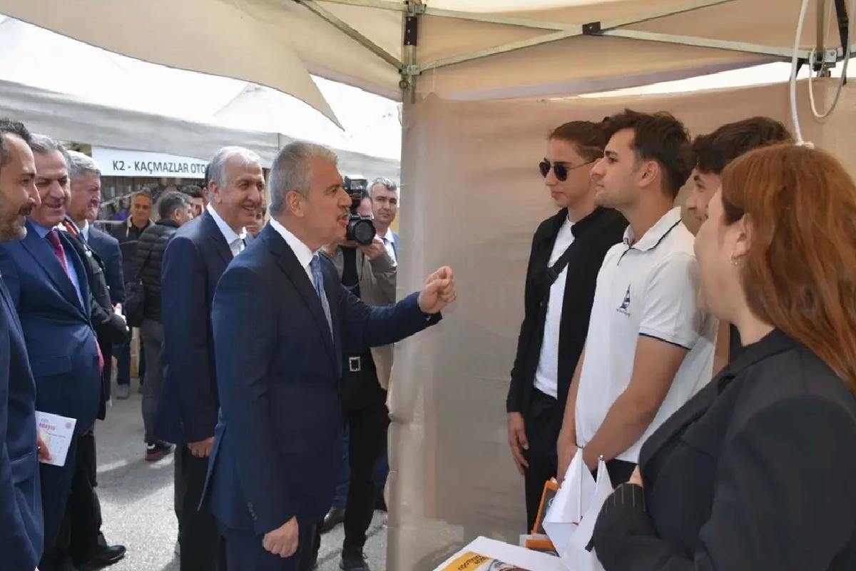 Konya’da Mesleksel Eğitim Fuarı Açıldı