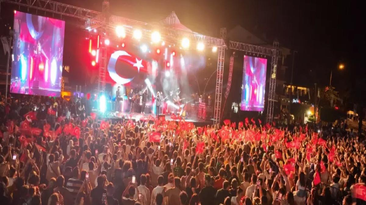 Koray Avcı Fethiye’de 19 Mayıs Kutlamasında