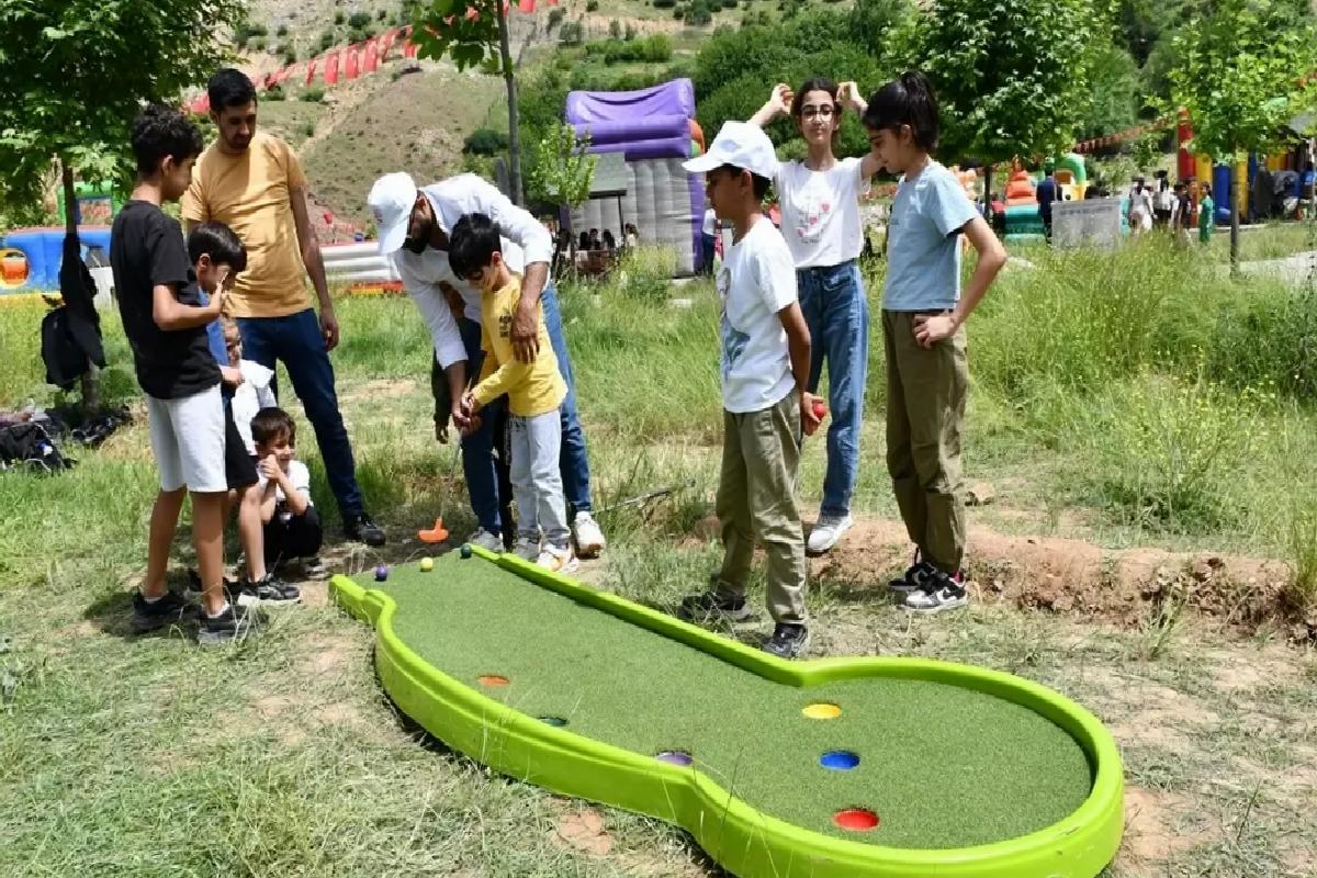 Kozluk’ta Bahar Şenliği ve Rafting Heyecanı