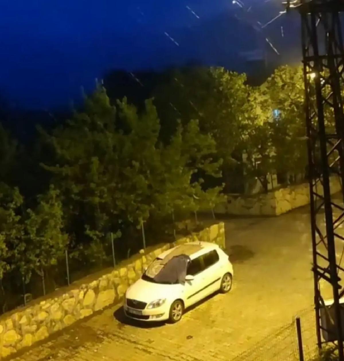 Kulp’ta Ceviz Büyüklüğünde Dolu Yağdı