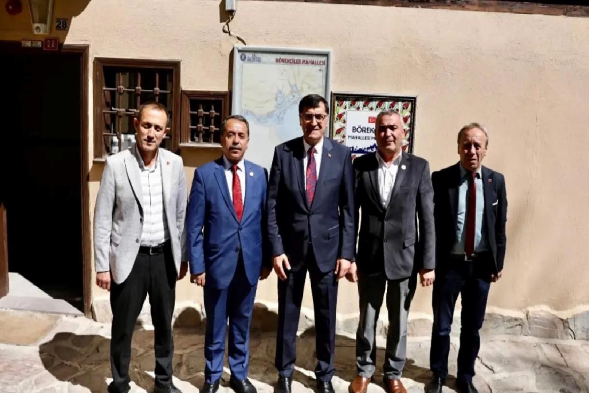 Kütahya Belediye Başkanı Muhtarlarla Bir Araya Geldi