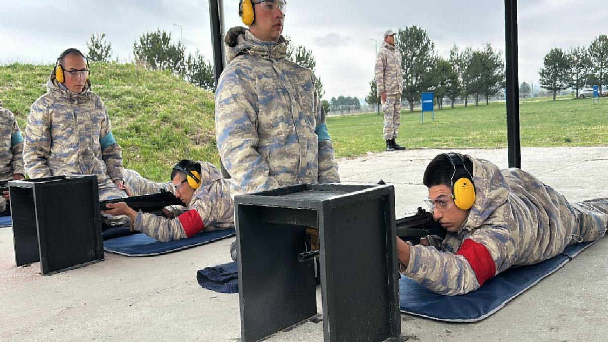 Kütahya Hava Er Eğitim Tugay Komutanlığı’nda her yıl on binlerce er eğitim alıyor