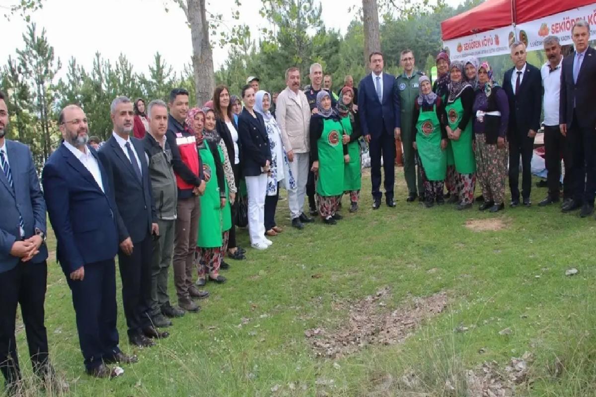 Kütahya’da Bayan Kooperatifine Fidan Dağıtımı