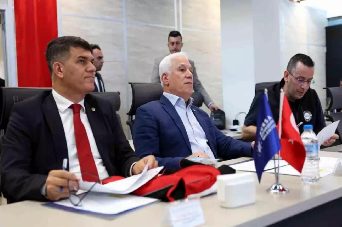 Lider Bozbey; “Bursalıların da çalışma arkadaşlarımızın da haklarını koruyoruz”