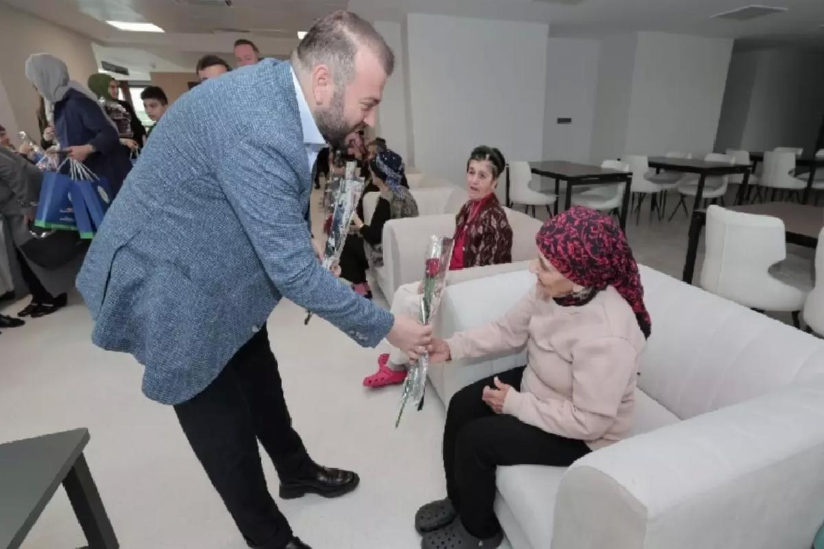 Lider Candaroğlu’ndan Anneler Günü Ziyareti