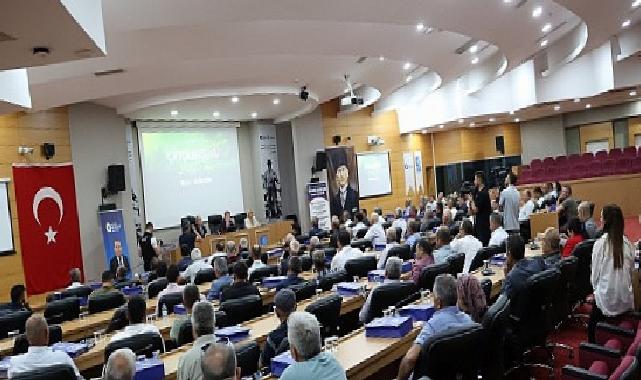 Lider Muhittin Böcek çiftçilerle bir ortaya geldi