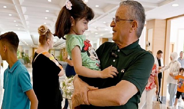 Lider Topaloğlu engellilerle yemekte buluştu