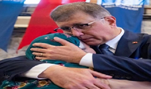 Lider Tugay şehit anneleri ile bir ortaya geldi