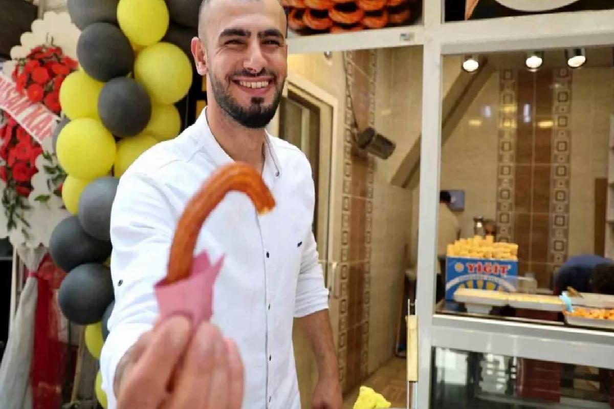 Lokman Ağırman’ın Tatlı Dükkanı Açıldı