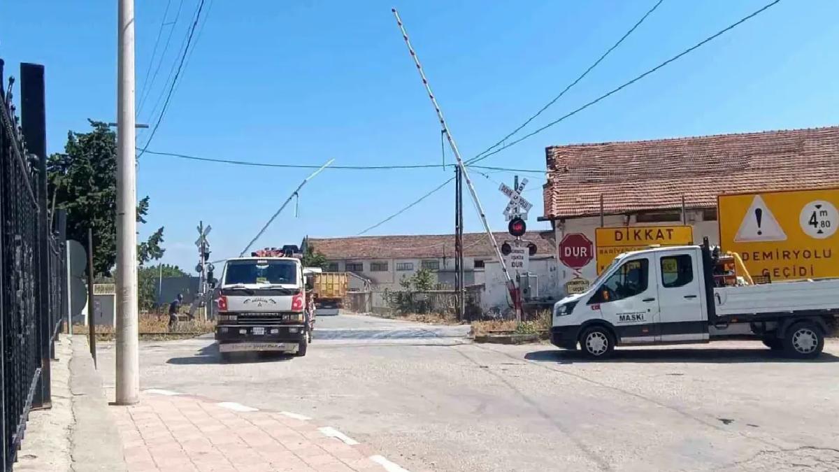 Manisa’da Hemzemin Geçit Arızası Trafiği Olumsuz Etkiledi